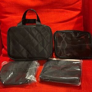 Mary Kay Cosmetic/Toiletries Bag NEW. Trio